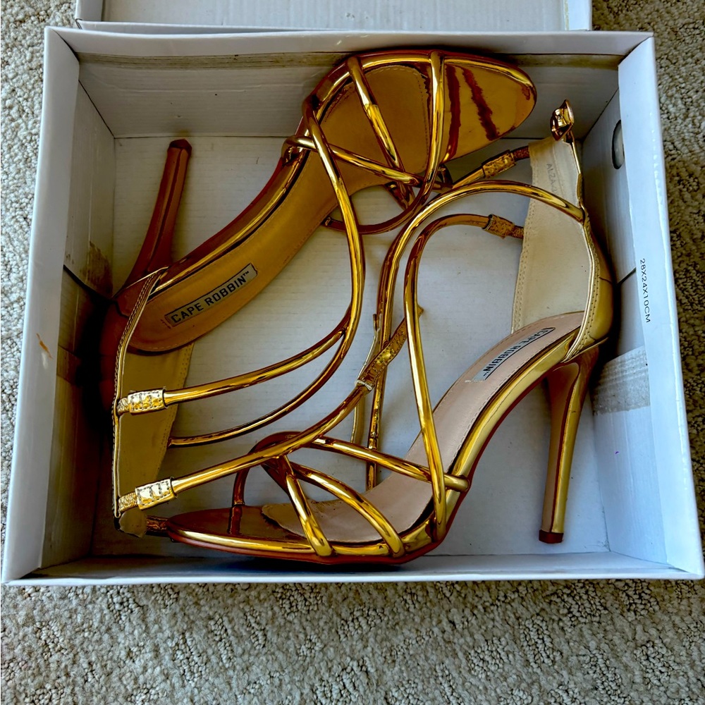 Worn only ONCE SIZE 8 sexy heels and comfy